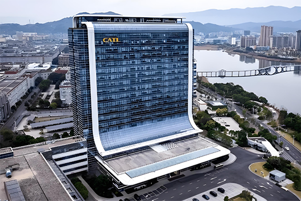 CATL масштабирует испытания батарей EV: 41 взрывобезопасная камера и термошок 6 м³, увеличенный срок службы на 15%